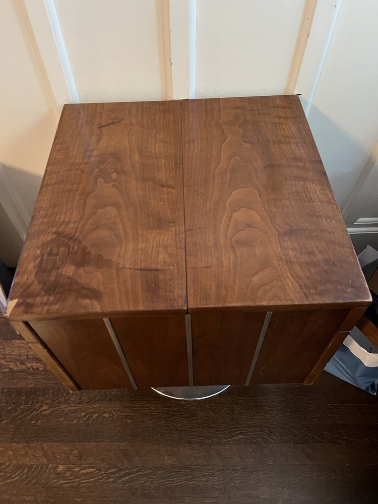 Art Deco Walnut - Square Pedastal Bar