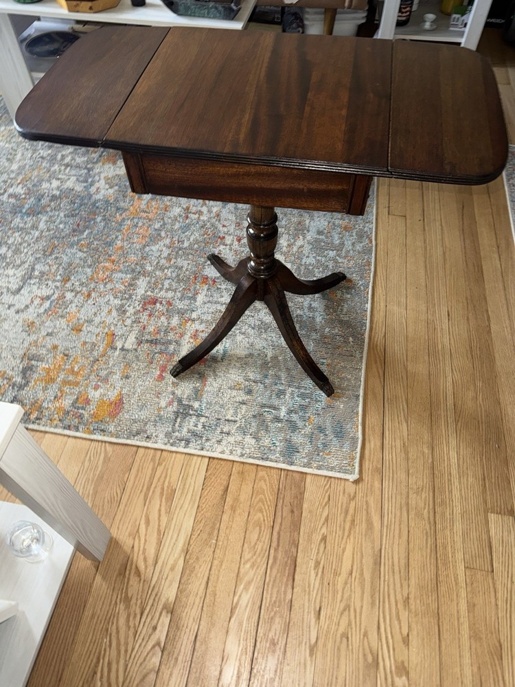 Antique George III Drop-Leaf Mahogony Side Table with Drawer.
