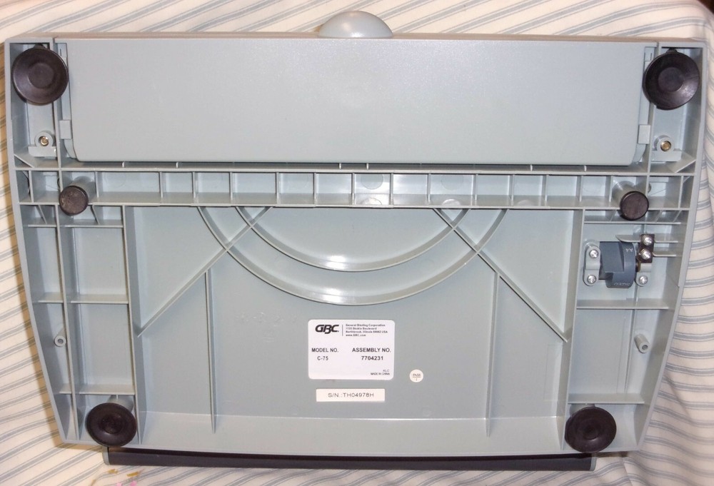 GBC COMBBIND C75 DESKTOP MANUAL BINDING SYSTEM