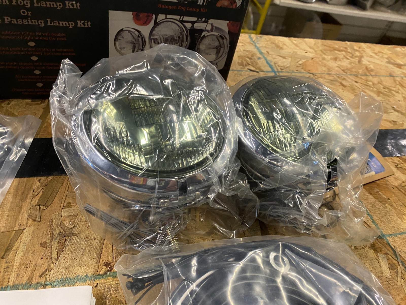 OEM HARLEY SPORTSTER DYNA AUXILARY PASSING LAMP SPOTLIGHTSRUNNING KIT 68271-03A