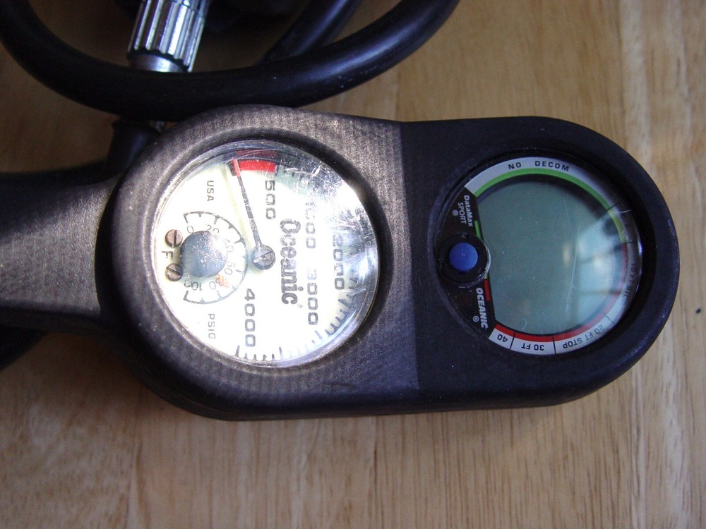 SCUBAPRO with Oceanic Gauges #1