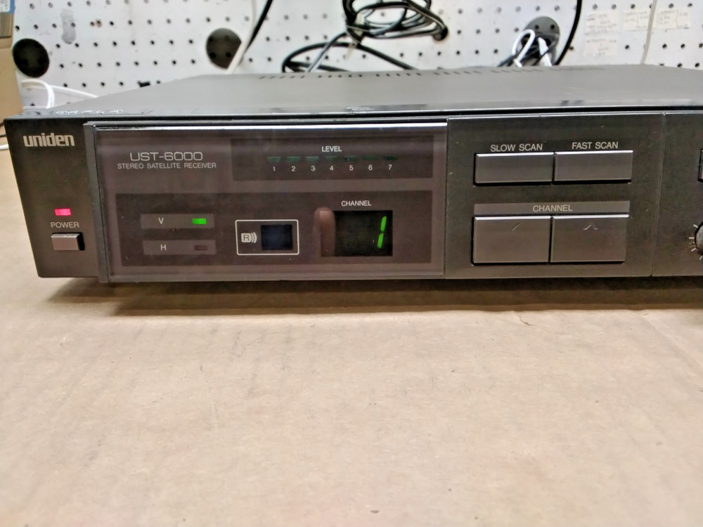 Uniden UST-6000 Stereo Satellite Receiver