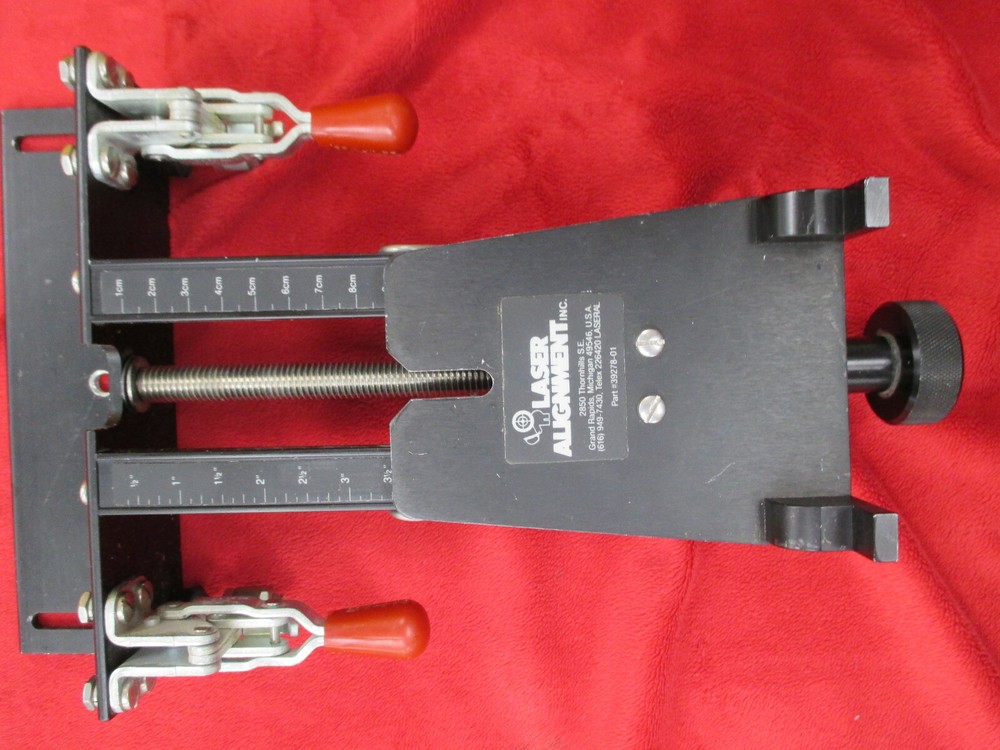 Laser Alignment AS-IS 6025 Series Laser Beacon Kit Powers On AS-IS HAS ISSUES !!