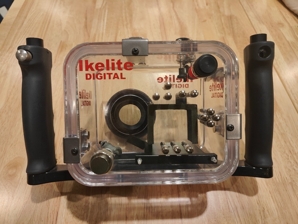 IKELITE Digital Underwater Camera Housing For Nikon Coolix 995