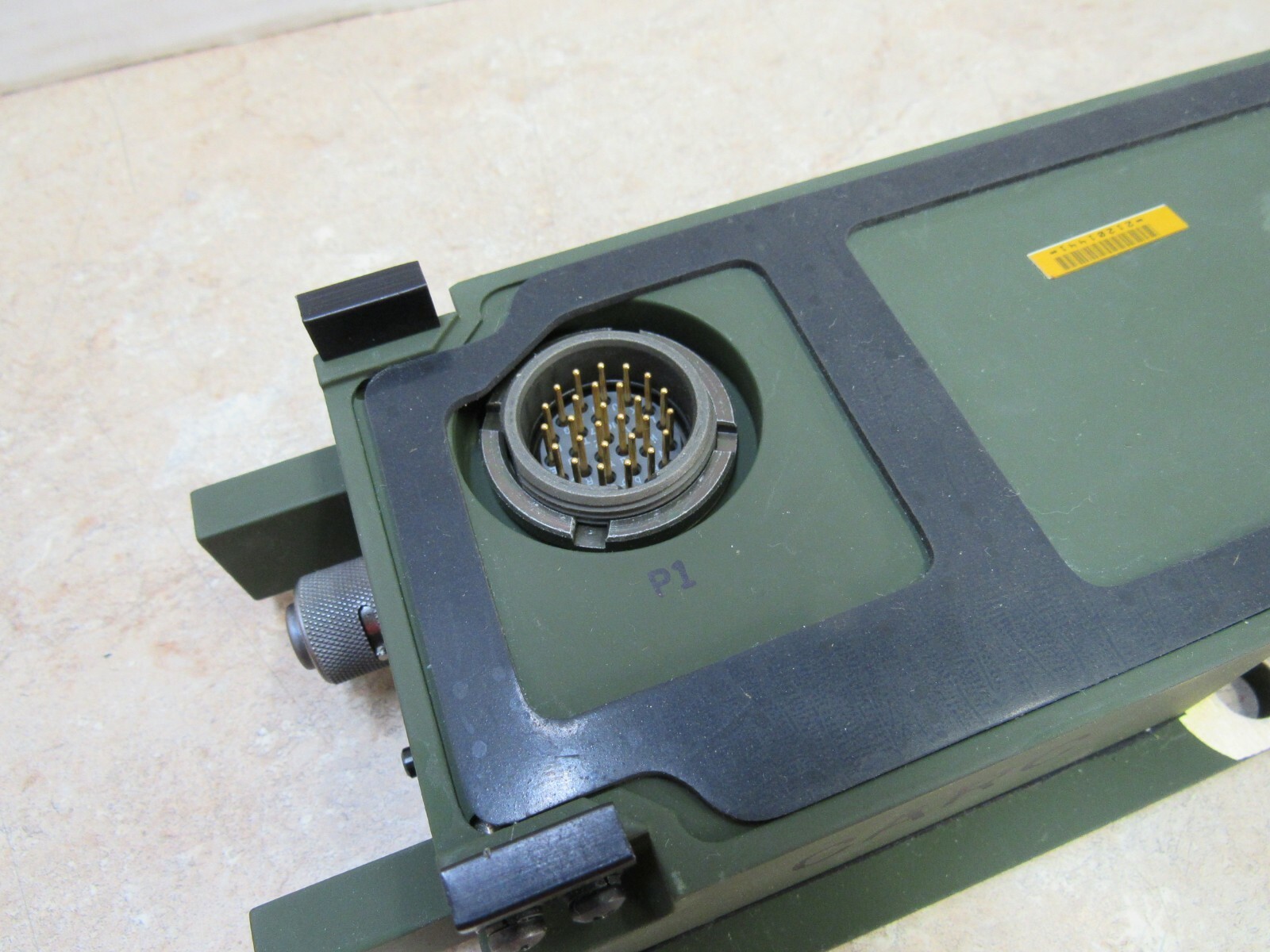 RT-1439 VRC Sincgars Military Radio Battery Tray CY-8664 AN/ VRC 87/88C NOS 1993