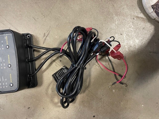 Cosmetic Damaged Minn Kota MK330PC 3 Bank On-Board Battery Charger