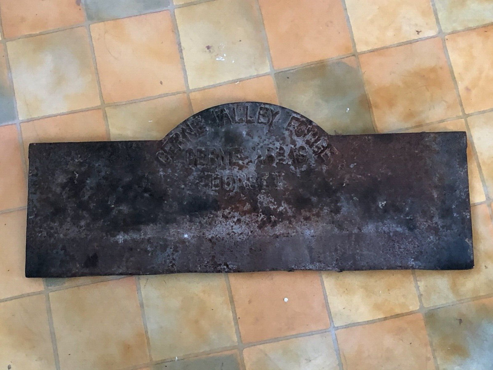 old cerne valley forge ! cast iron fireback