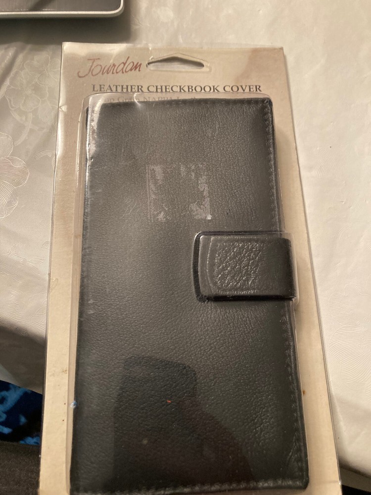 LEATHER CHECK BOOK COVER