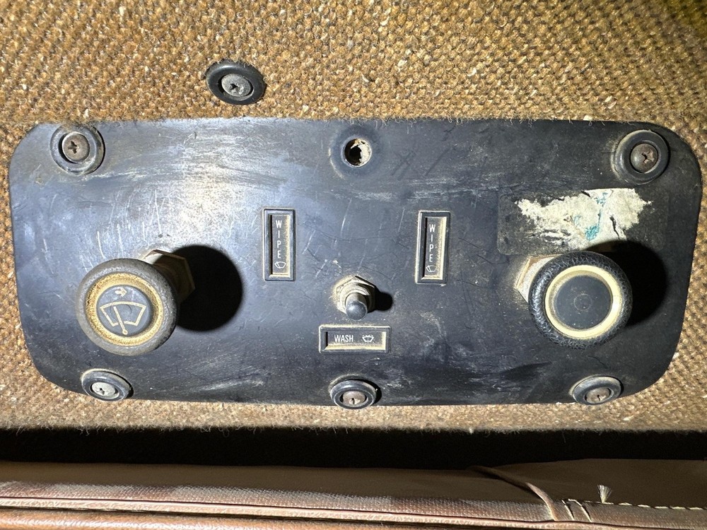 International 9400 SWITCH Dash Panel - Used