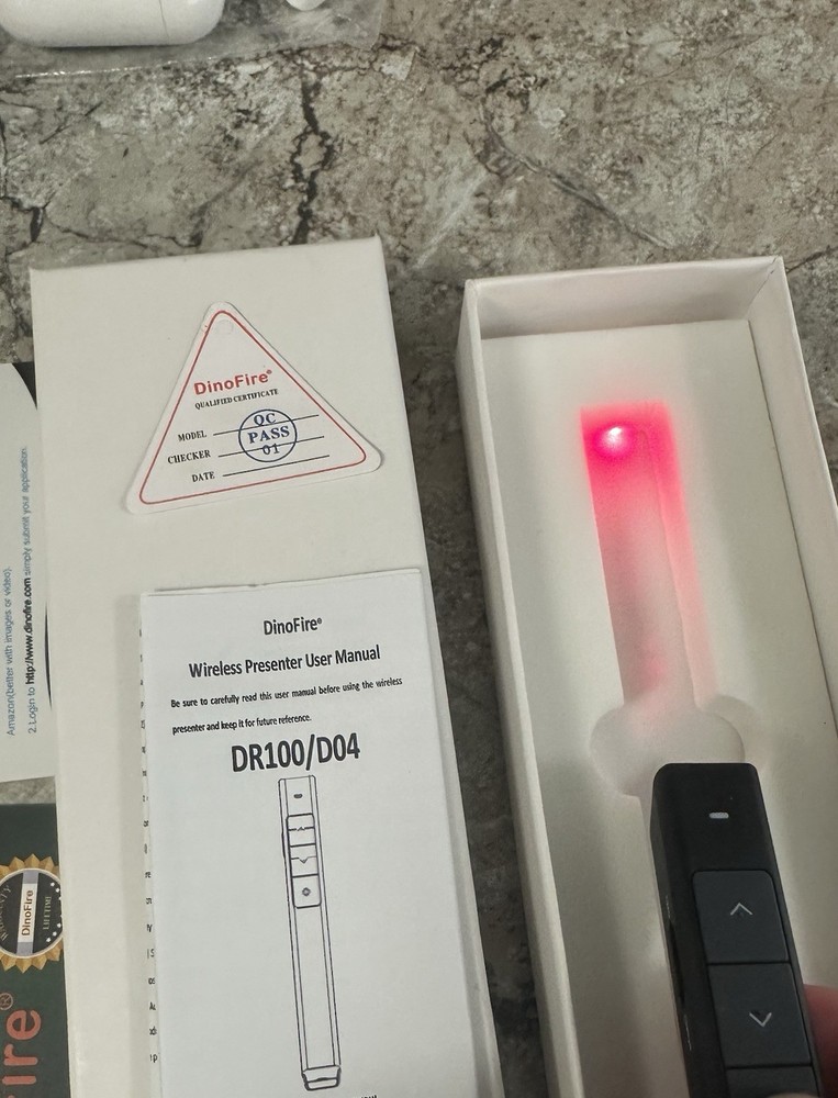 DinoFire Model DR100/D04 Wireless Presenter