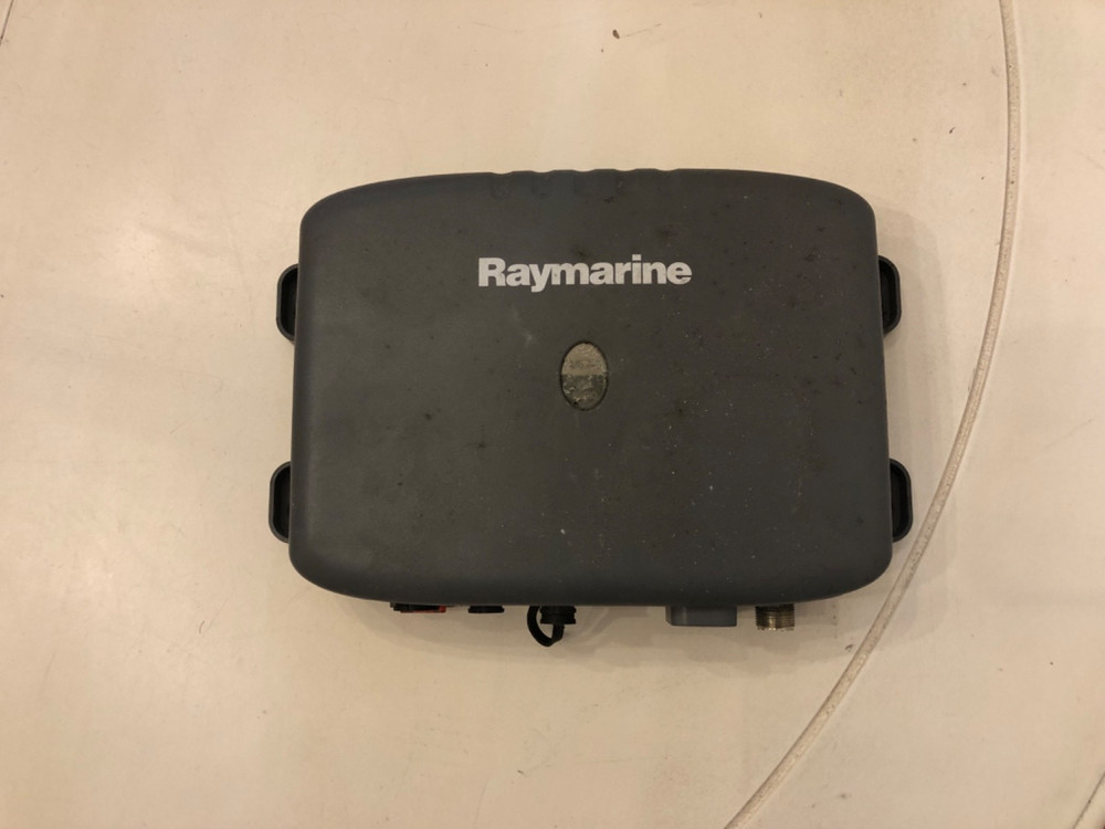 Raymarine RAY240 Modular VHF Radio Control Unit E42001