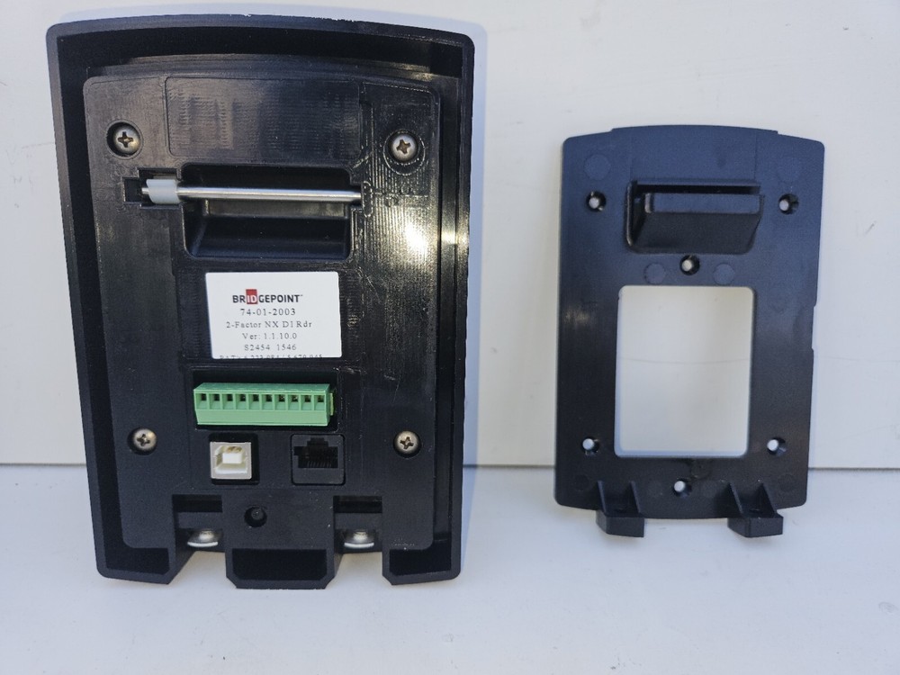 Bridgepoint 74-01-2003 Wiegand Contact Contactless 2 Factr Dual Interface Reader