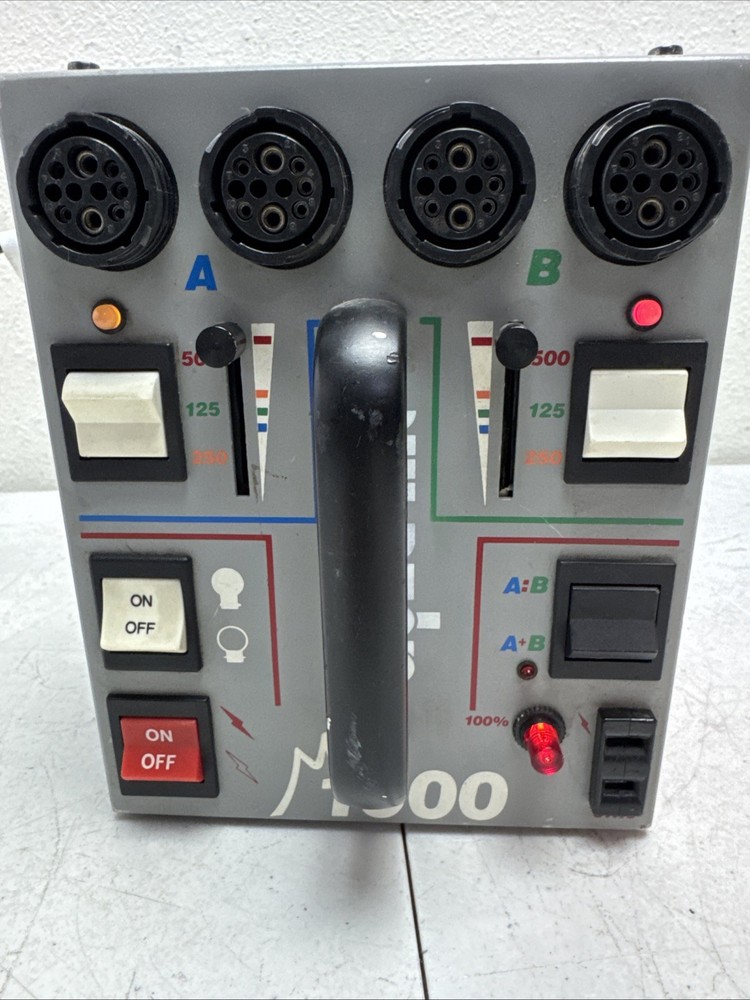 Dynalite M1000x Power Pack Strobe / Flash
