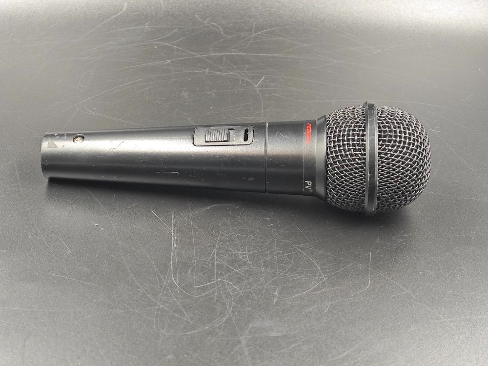 Uni-Directional Dynamic Microphone Black Used Working