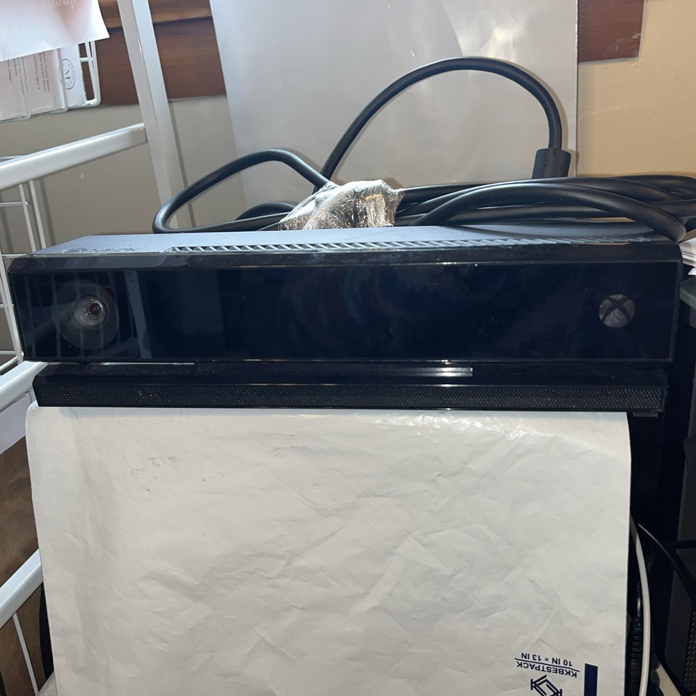 Microsoft Kinect Model 1520 Black Xbox One Wired Motion Sensor Not Tested