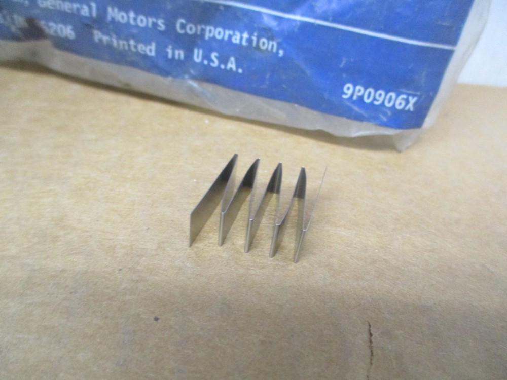 Genuine Allison 29513517 Torque Converter Freewheel Roller Spring