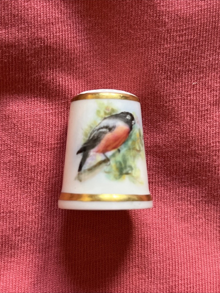 ROYAL WORCESTER THIMBLE A BEAUTIFUL BIRD STUDY THIMBLE