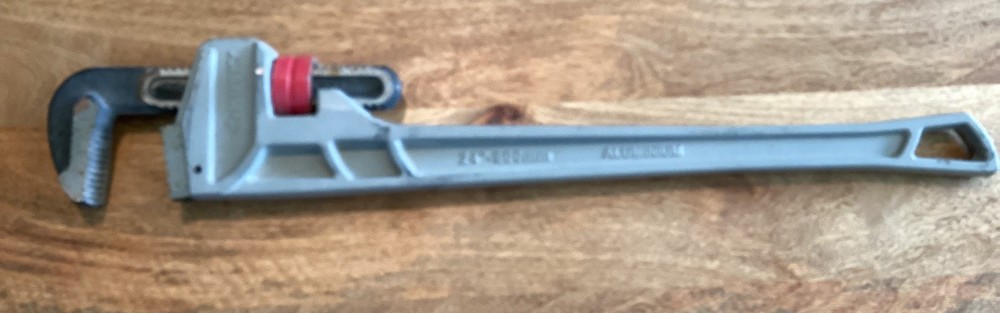 husky Aluminum pipe wrench 24”