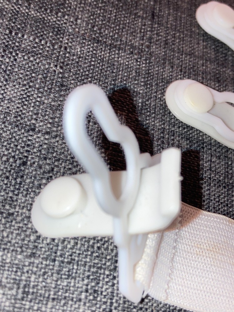 4 Elastic Bedsheet Fasteners, 6" White