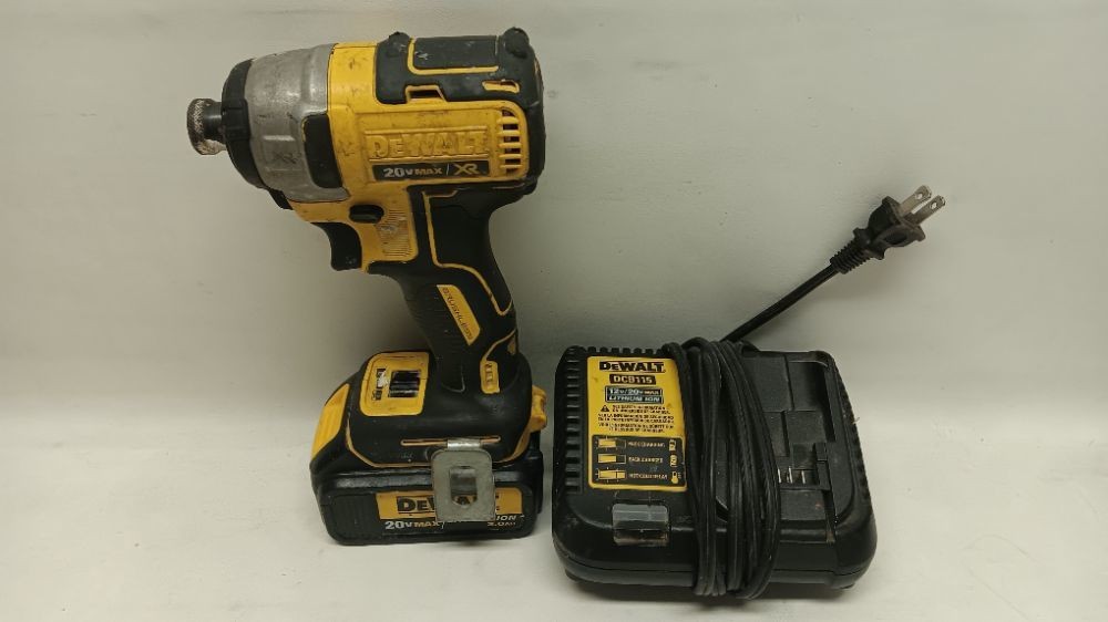 Dewalt DCF887 1/4 INCH IMPACT DRILL