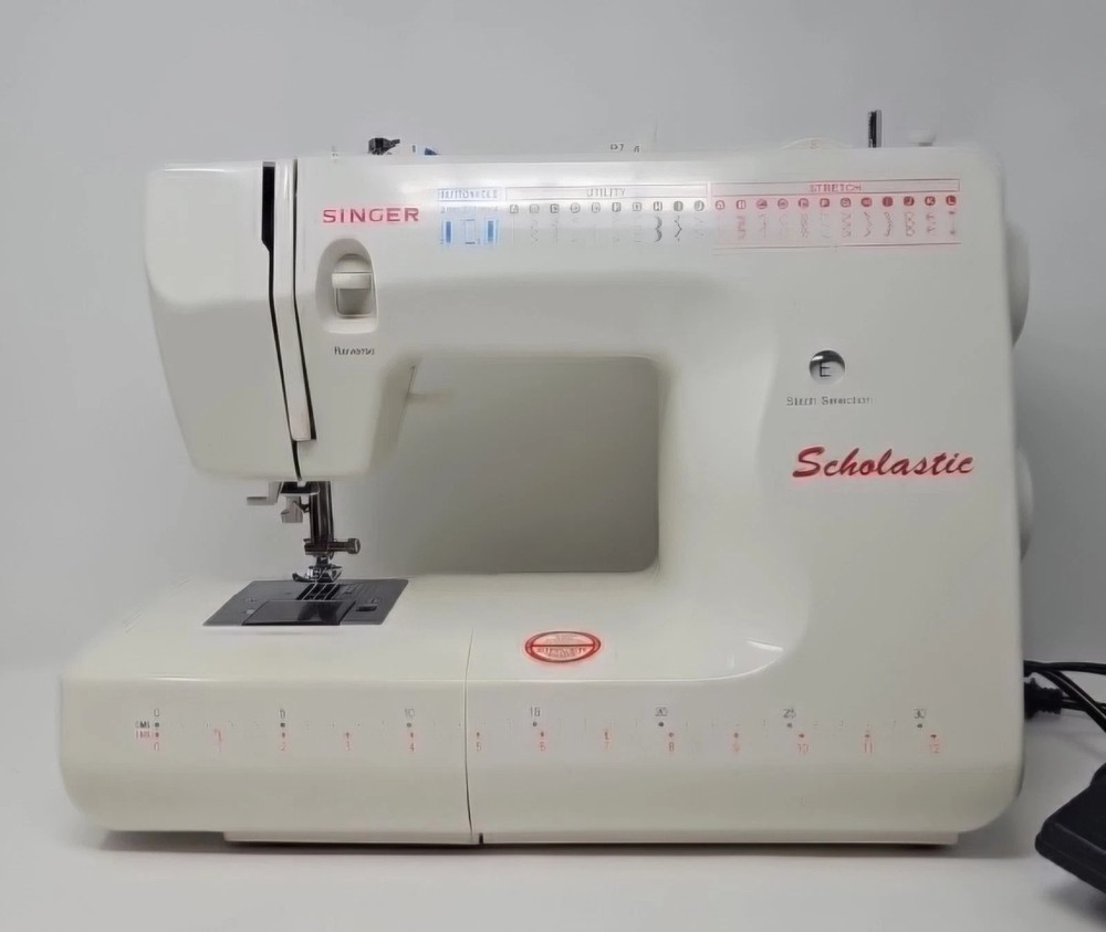 Singer Scholastic Model 6510 Sewing Machine with Pedal