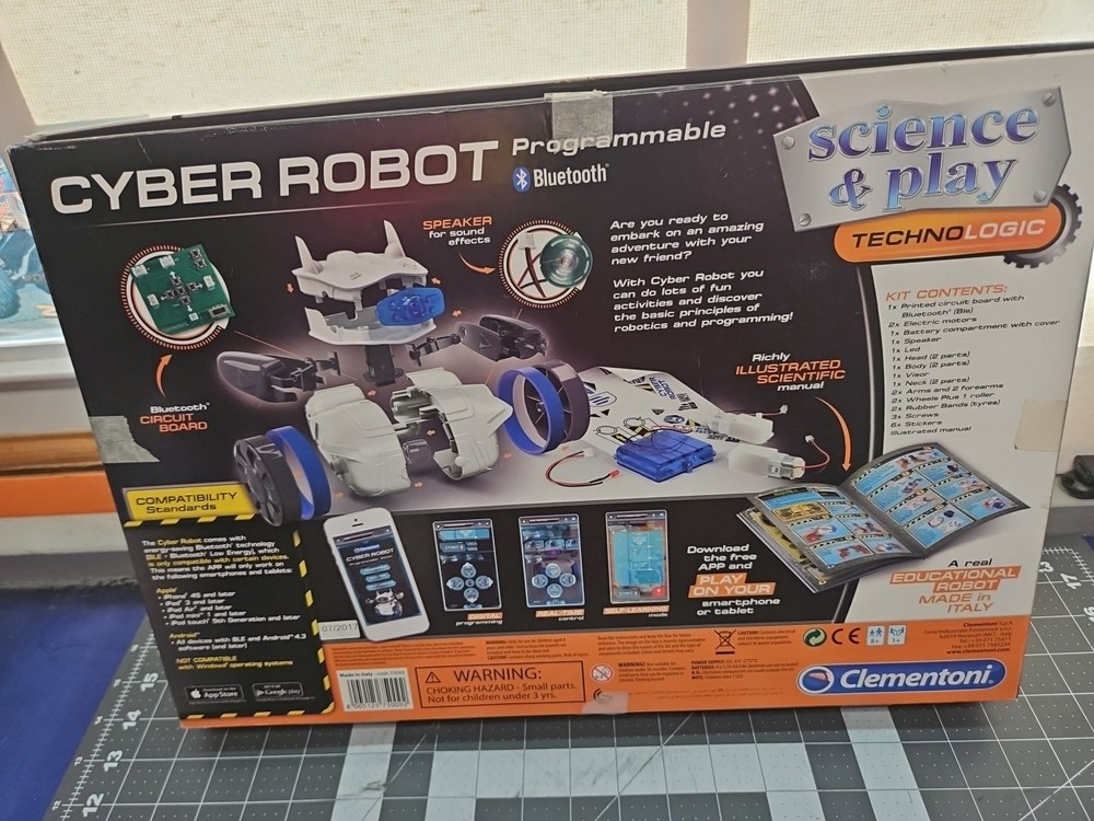 Clementoni Technologic Programmable Cyber Robot