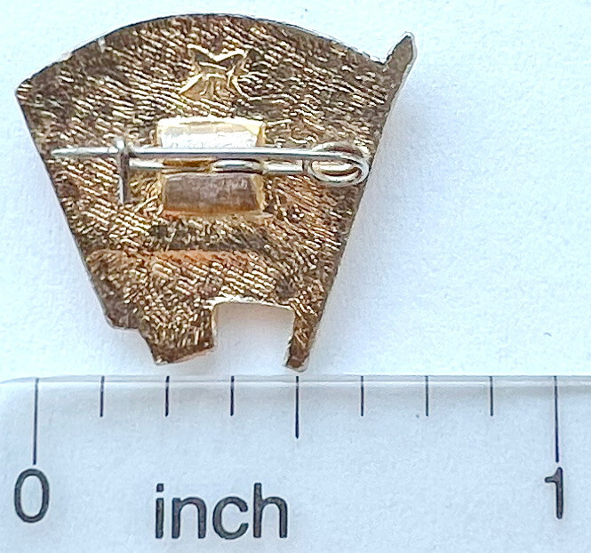 USSR SOVIET PIN BADGE. VLKSM. LENIN
