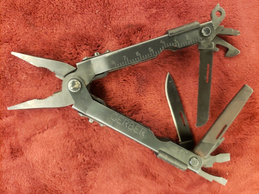 🔪 Gerber Multi Tool Black Needlenose MP600