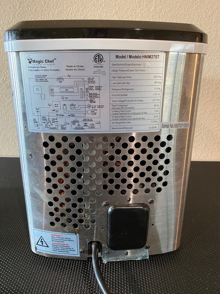 Magic Chef Portable Countertop Ice Maker Model HNIM27ST