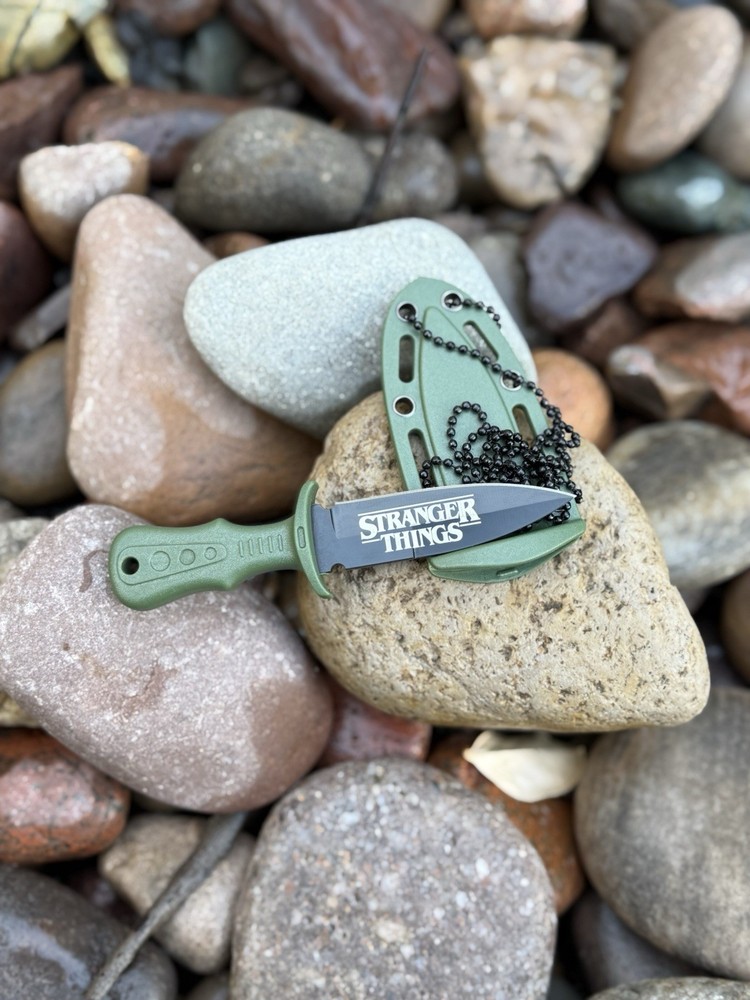 Stranger Things Max Mayfield Necklace Dagger