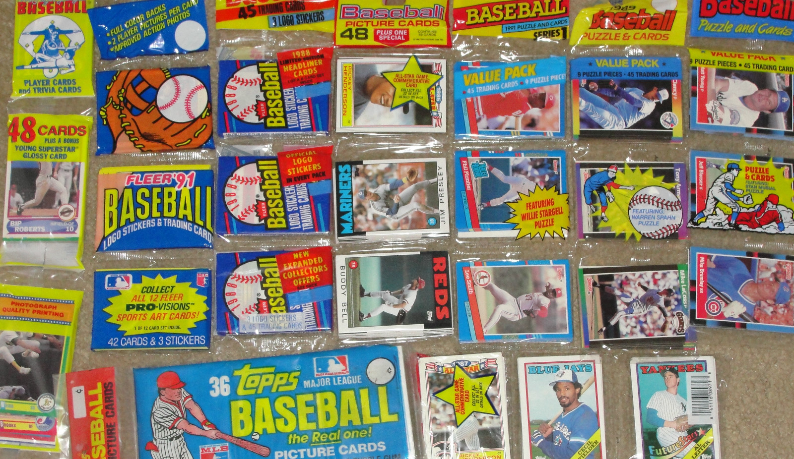 HUGE Lot of 100 Unopened Old Vintage Baseball Cards in Wax Cello Rack Packs