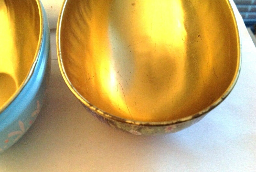 Easter Egg Candy Metal Tin – Lamb with Bunnies Delivering Easter