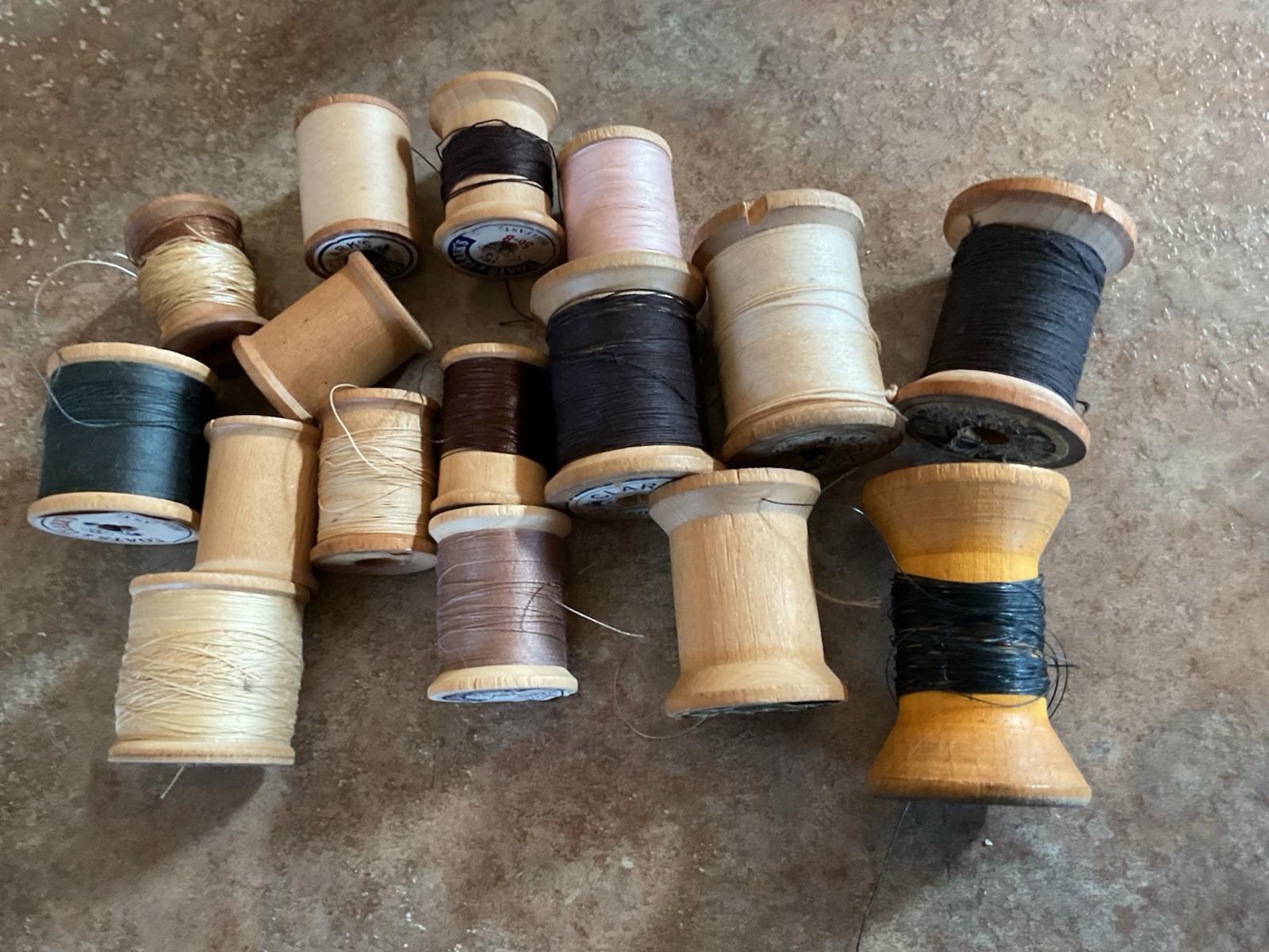 Vintage Wooden Sewing Thread Spools A Lot Of 16 Mixed