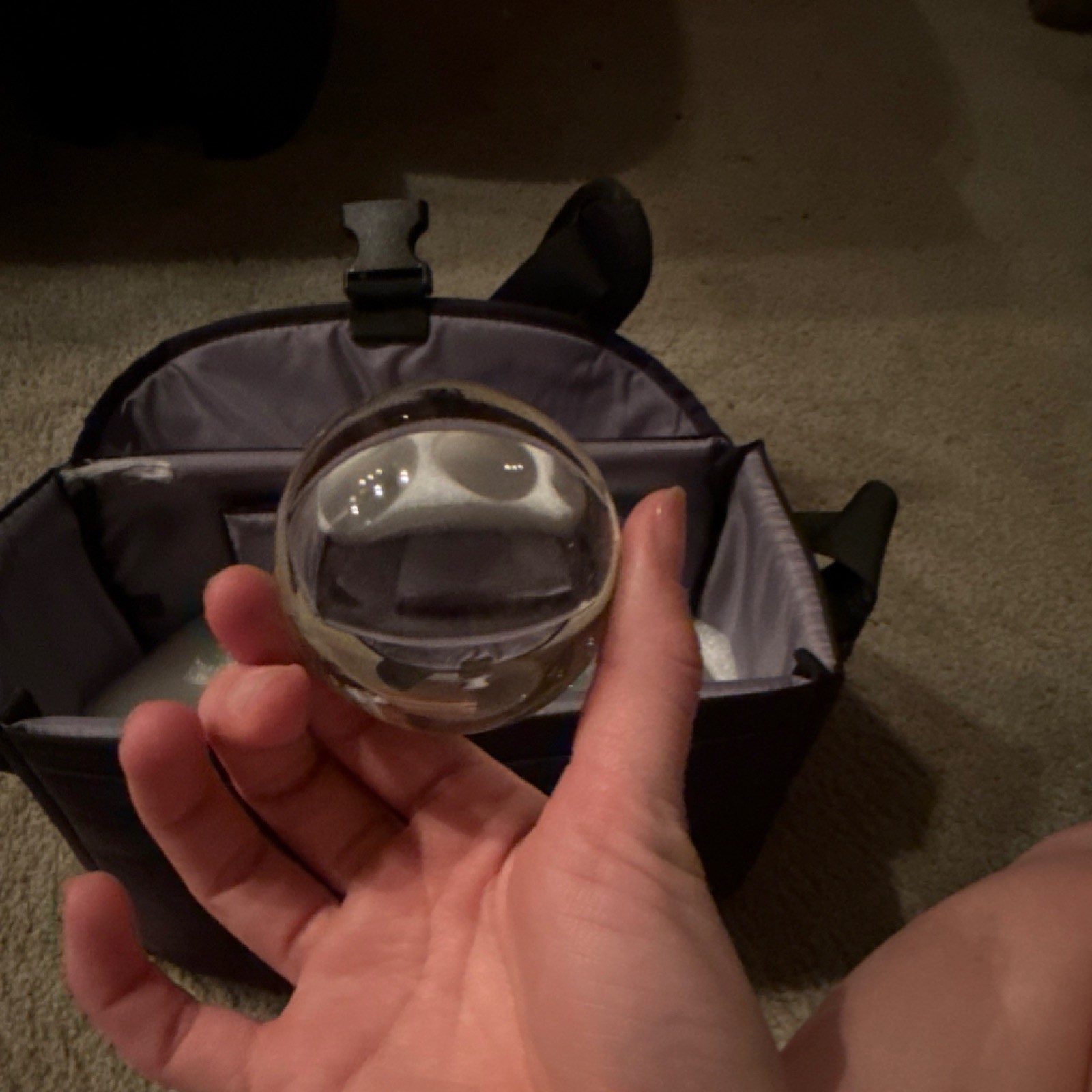 Glass photography sphere’s with canon camera bag