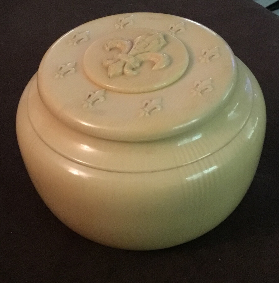 Vintage Empty Plastic Vintage Powder/compact container With Two Removable Tops