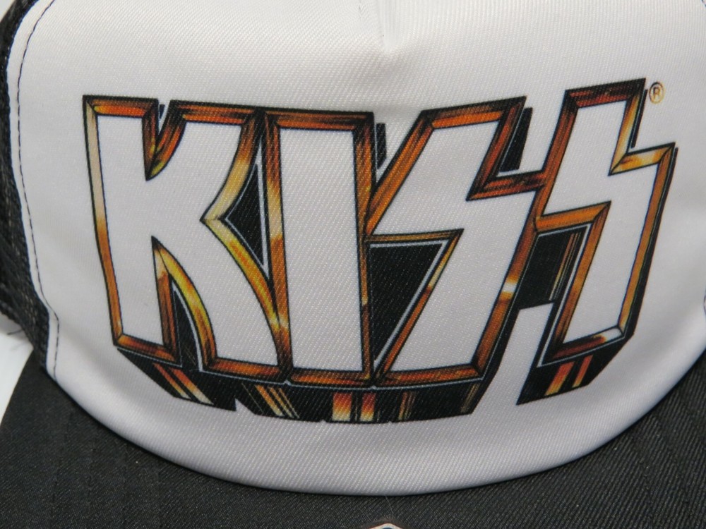 KISS LOGO TRUCKER HAT NEW WITH TAGS