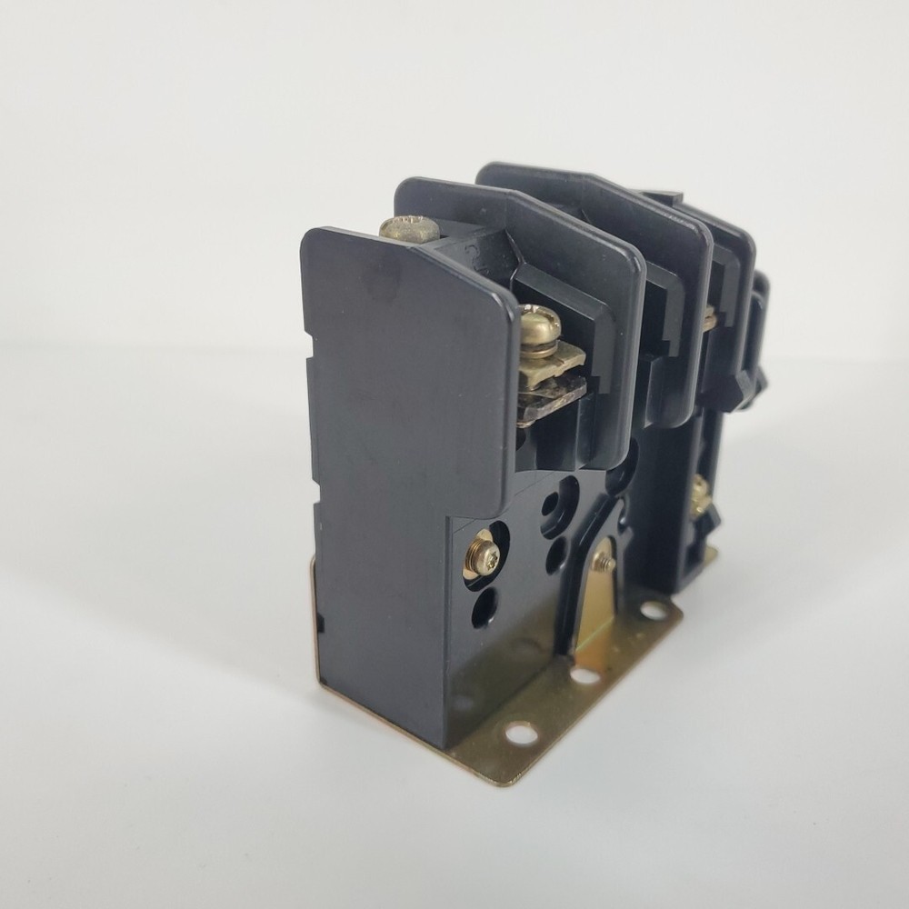 HITACHI NS229351 Contactor.