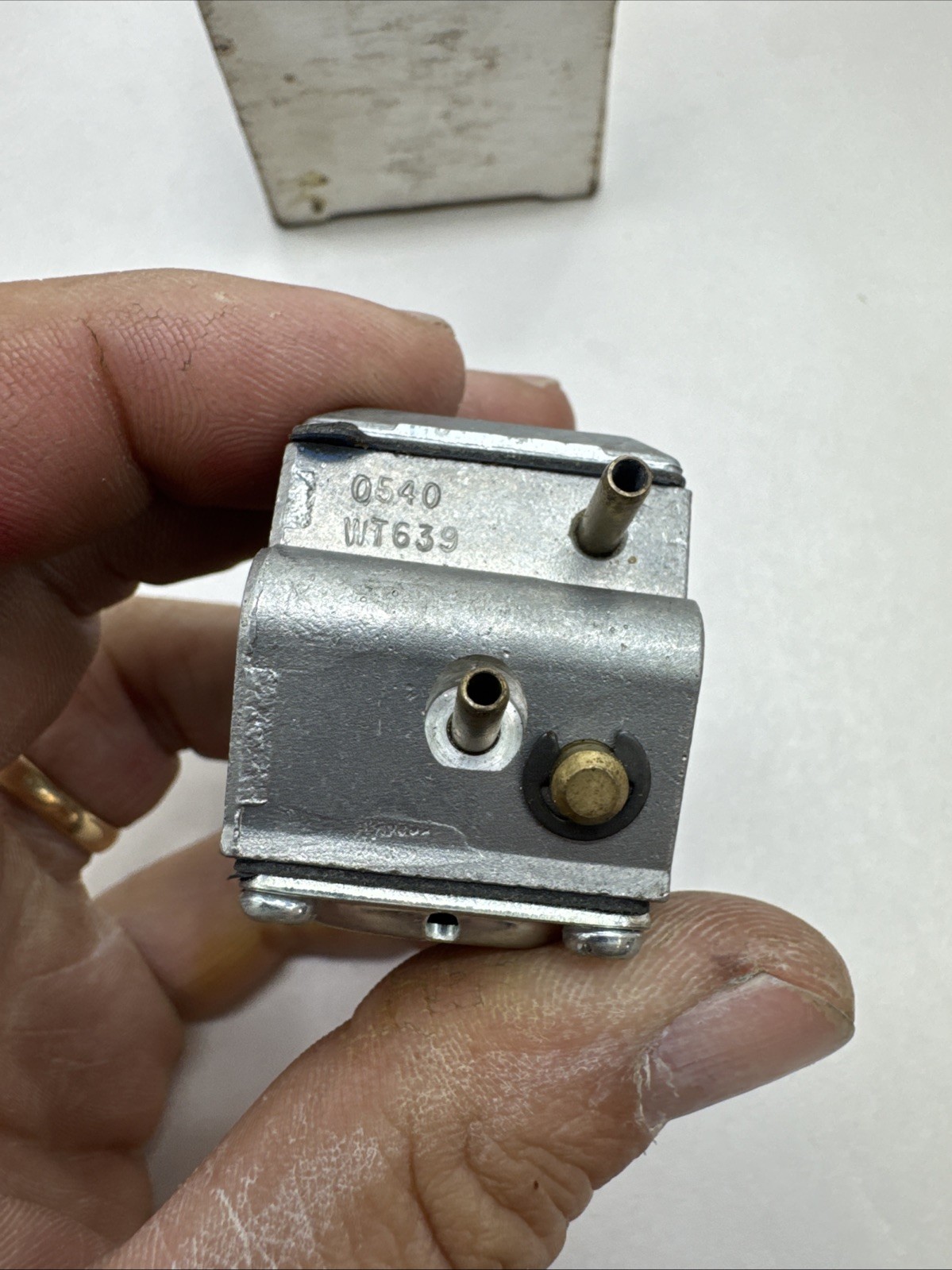 NEW OEM Poulan LT Trimmer Carburetor 530-035568 WALBRO WT-639-1