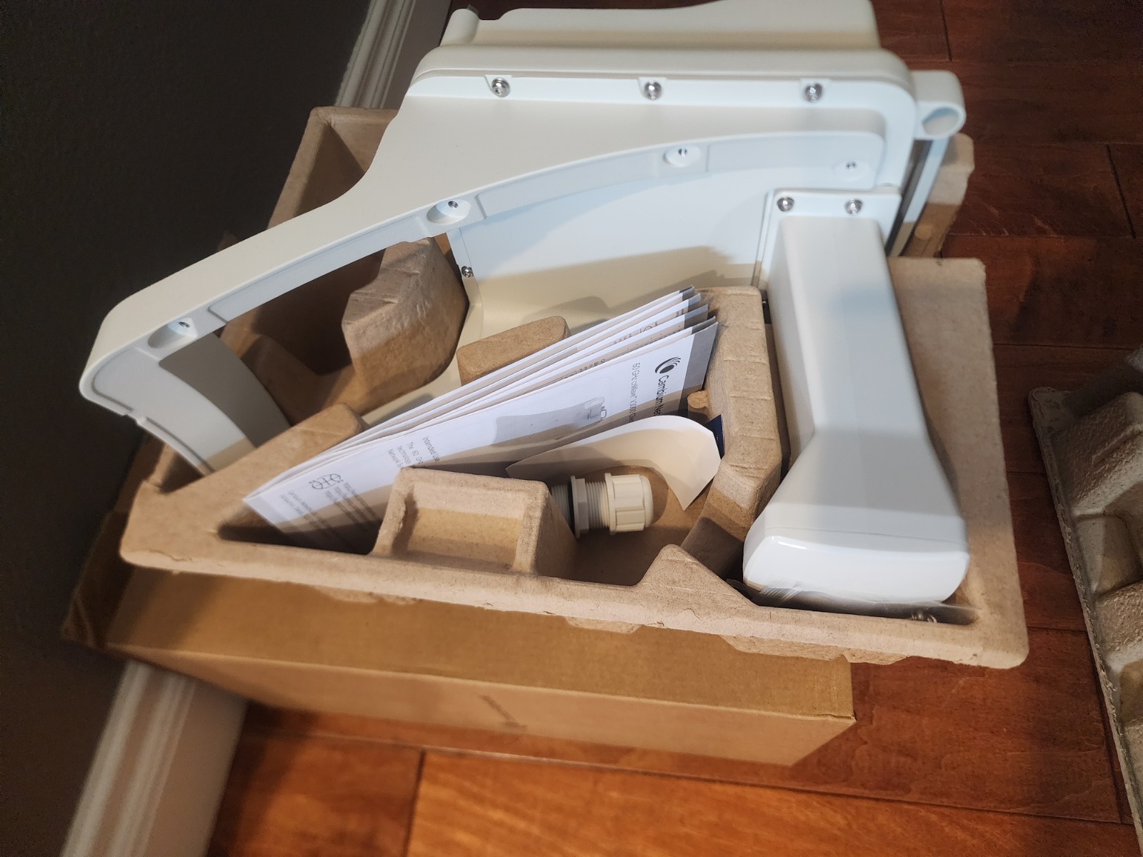 Cambium cnWave 60 GHz V3000 high-gain client node for Wi-Fi Backhaul