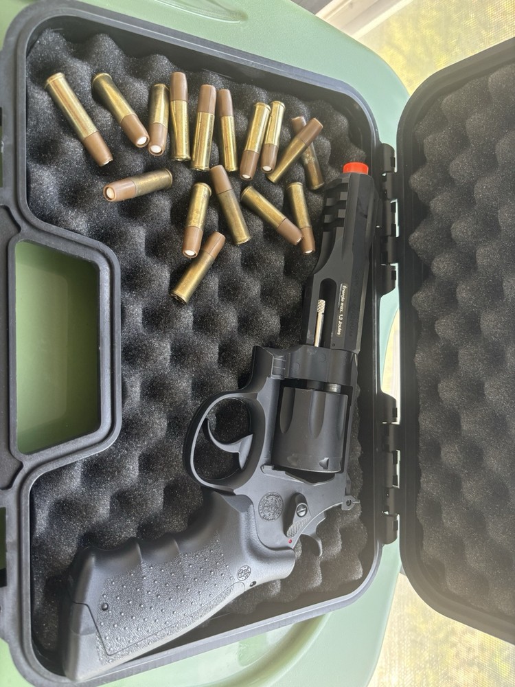 Airsoft Guns And Battery Accessories