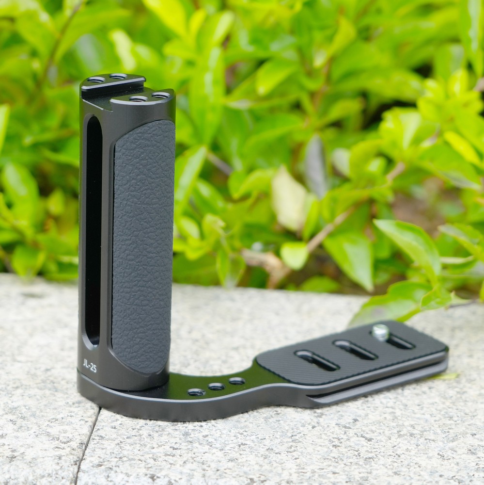 Universal L-Shaped Bracket Holder with Handele Grip for DSLR Camera Stabilizer
