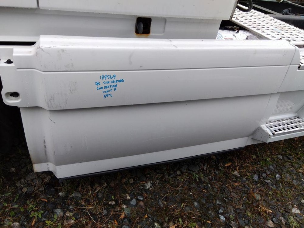 For 2016 VOLVO VNL SIDE FAIRING Left , MD