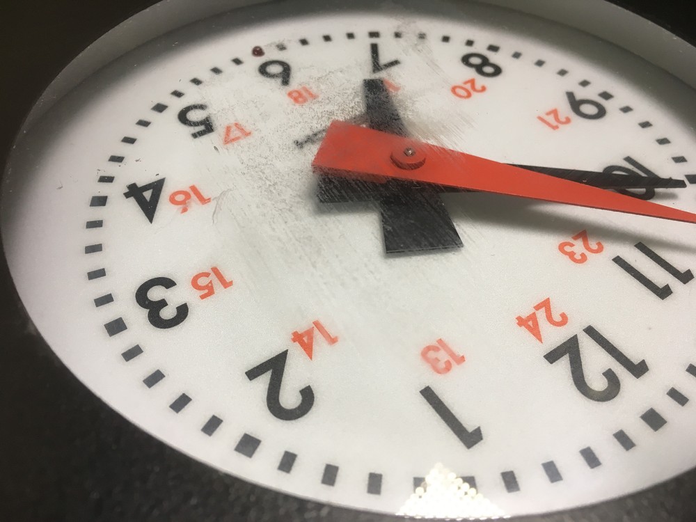 Leitch ADC-5105 5" Desktop-Mount Clock-Slave