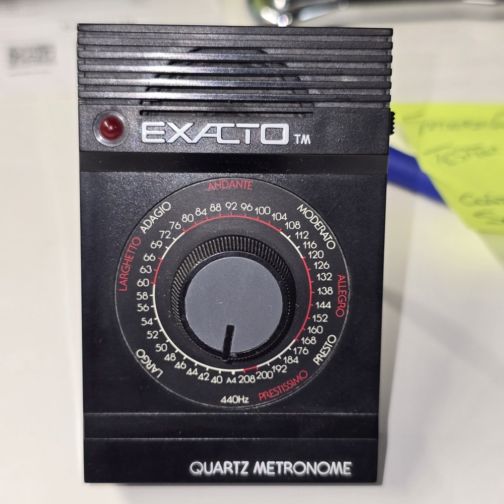Exacto Quartz Metronome w/ Retractable Stand