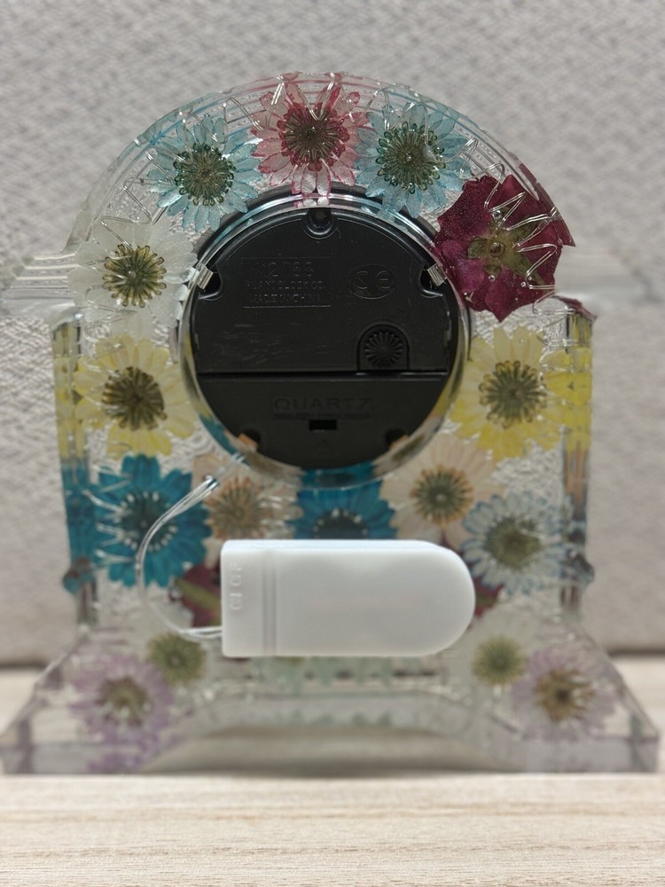 Handmade Resin Clock Real Pressed Flowers Table Clock