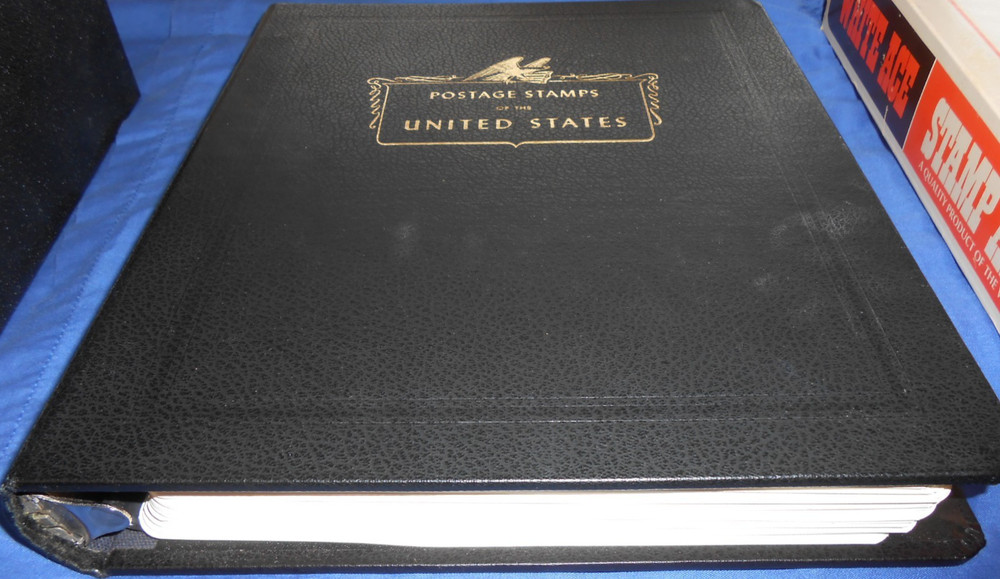 WHITE ACE COMMEMORATIVE STAMPS OF THE UNITED STATES ALBUM WITH DUST COVER & BOX