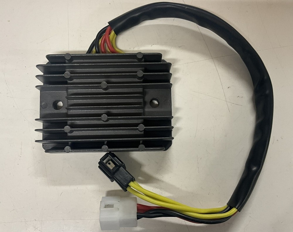 F0402-00101 Motorbike Regulator / Voltage Rectifier