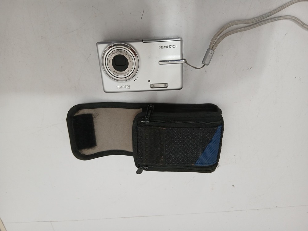 Codak 10.2 Mega Pixel No Charger Camera Works Fine Battery No Good