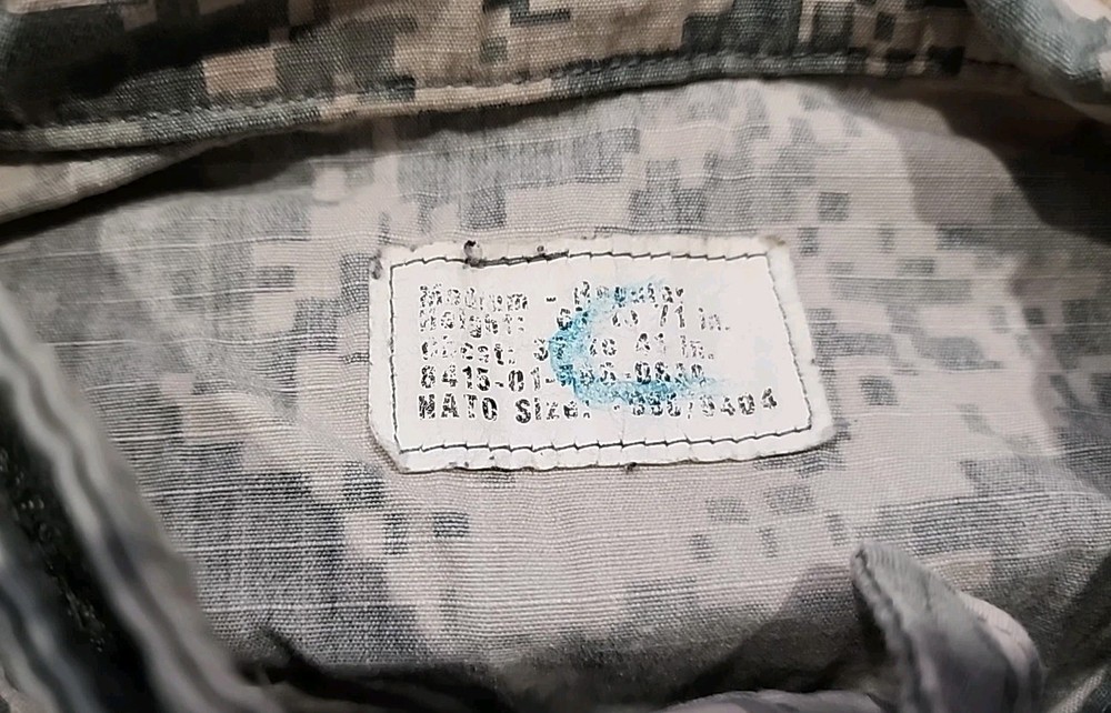 US Army Digital Camo ACU Combat Uniform! Medium-Regular! Ships Same Day!