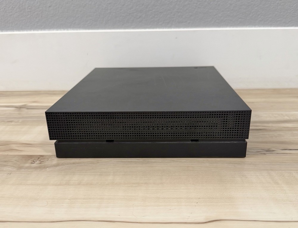 Microsoft Xbox One X (1787) 1TB - Game Console Bundle w/ 5 Games - Tested